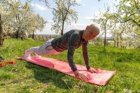 你这么说肯定没有错！可是你忘记了一个基本事实，中国还养了数不尽的不干活但是比你生活质量好百倍的人，你咋不去喷呢？