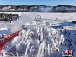 拉什福德晒照庆祝晋级欧冠8强，亚马尔评论：☄